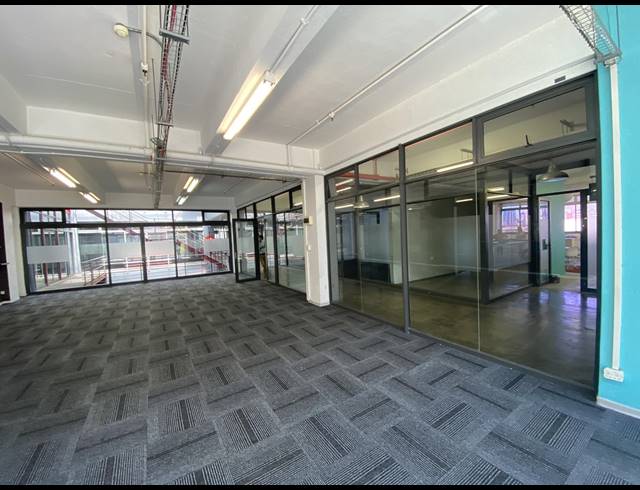 108M² OFFICE TO LET IN WOODSTOCK